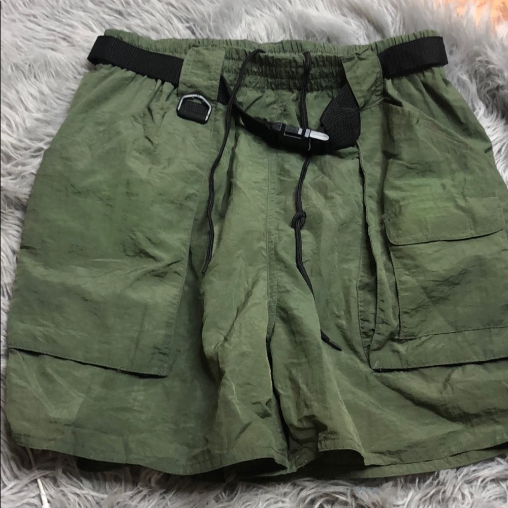 Camo green safari shorts. Medium